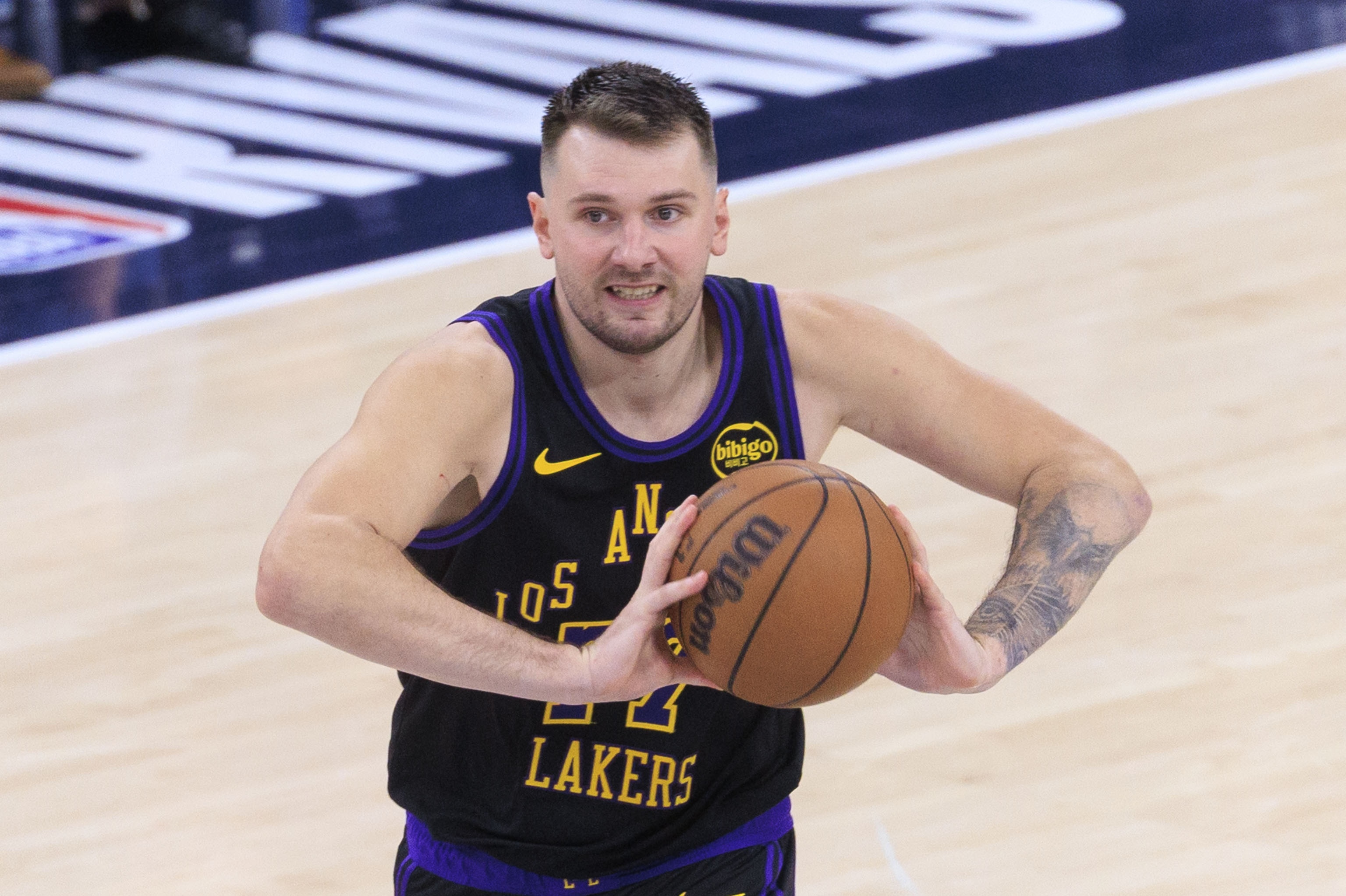 欧冠晋级规则-雷迪克：想让东契奇充分发挥 必须给他战术自主权 这是关键的一点